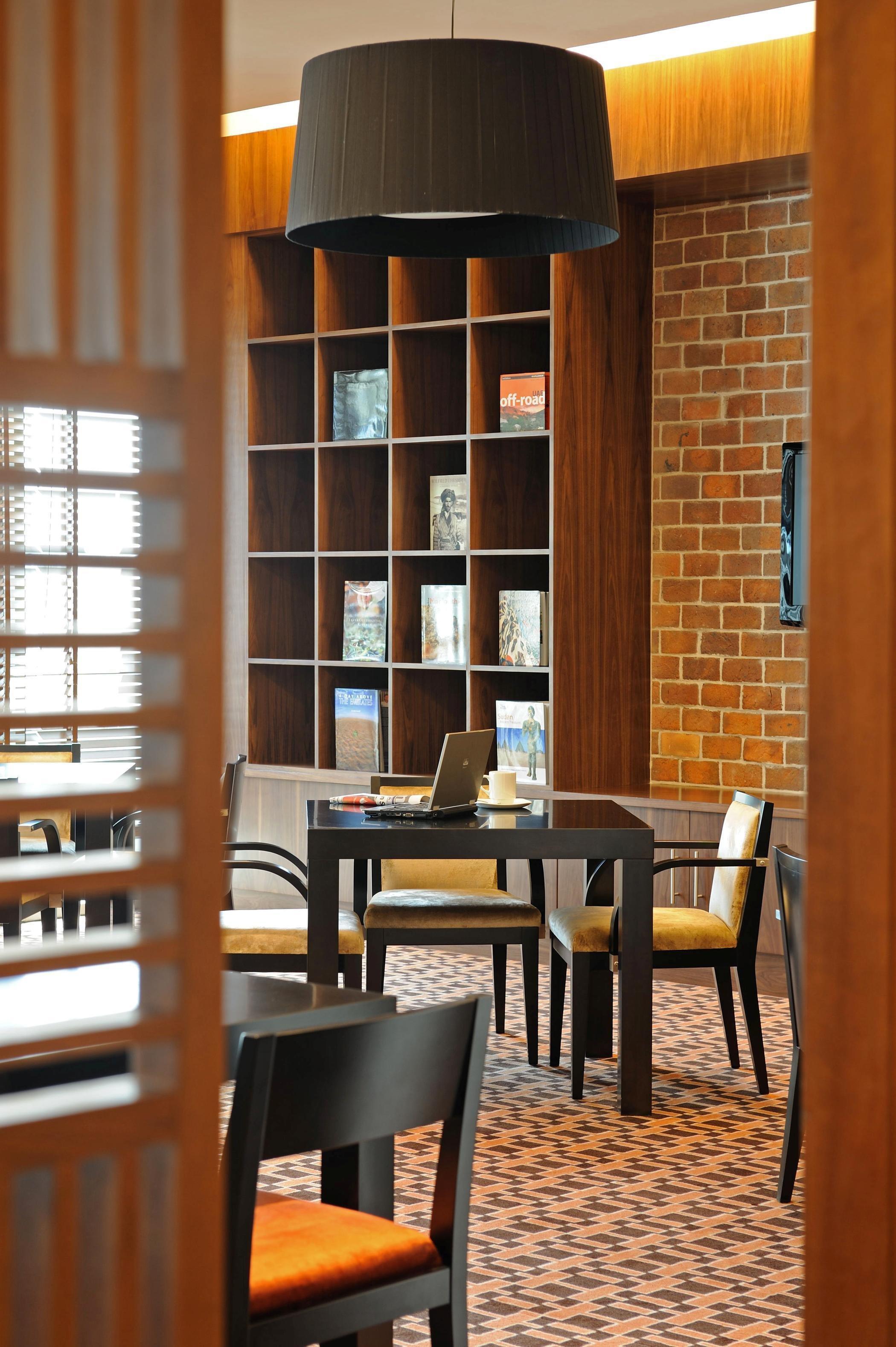 Staybridge Suites Yas Island Abu Dhabi By Ihg Restoran fotoğraf