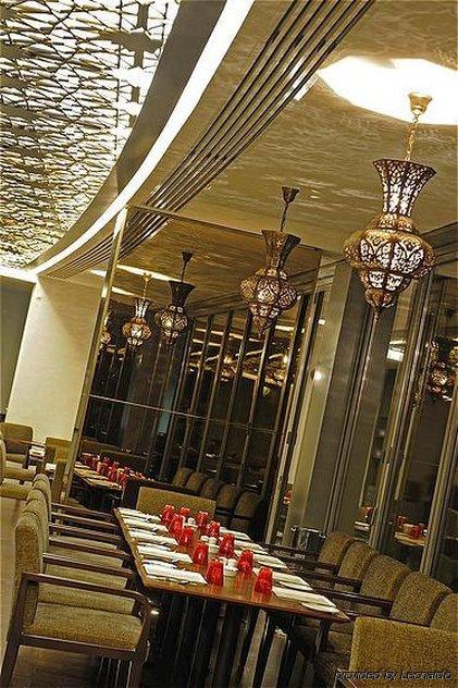 Staybridge Suites Yas Island Abu Dhabi By Ihg Restoran fotoğraf